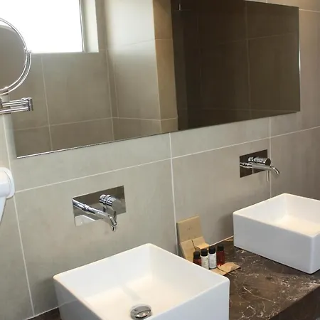 Gold Lagoon Kosher - By Amphora & 4*