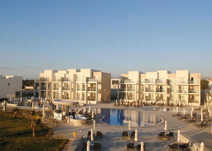 Gold Lagoon Kosher - By Amphora & 4*