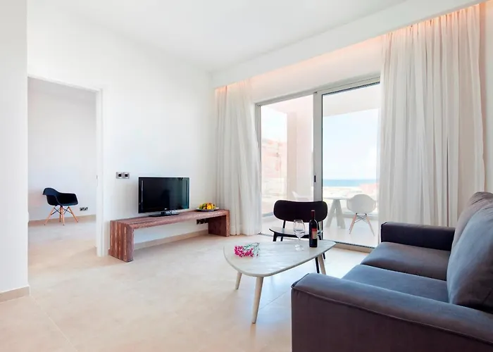 Gold Lagoon Kosher - By Amphora & 4*