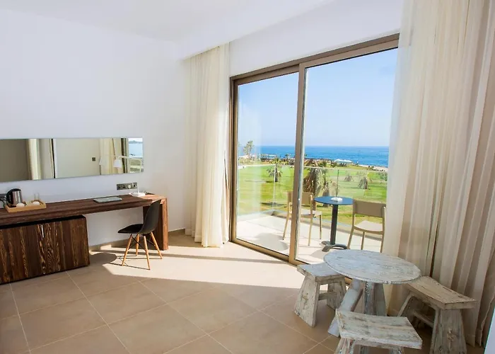 Gold Lagoon Kosher - By Amphora & 4* Paphos