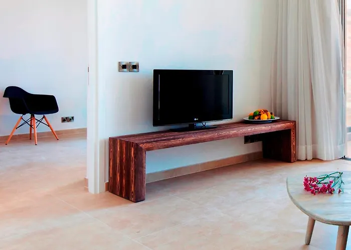 Gold Lagoon Kosher - By Amphora & Hotel