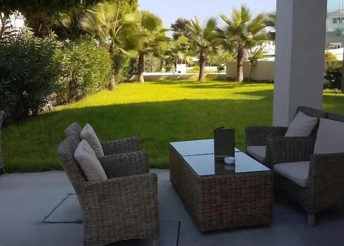 Gold Lagoon Kosher - By Amphora & Hotel