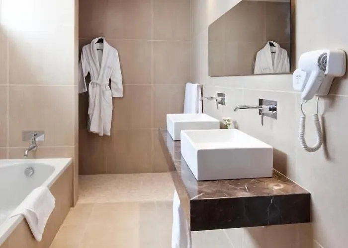 Gold Lagoon Kosher - By Amphora & Hotel